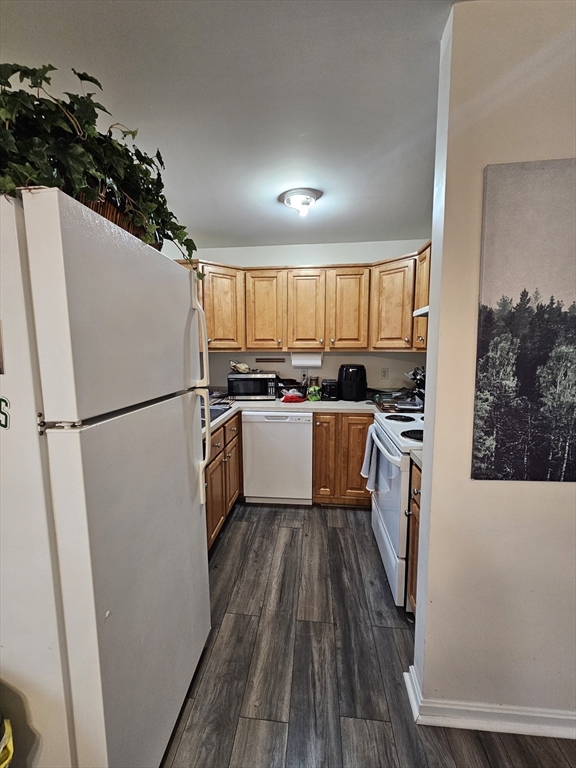 3 bed, 1 bath apartment for rent at 130 Norfolk St Unit 130, Worcester — photo 4 of 17