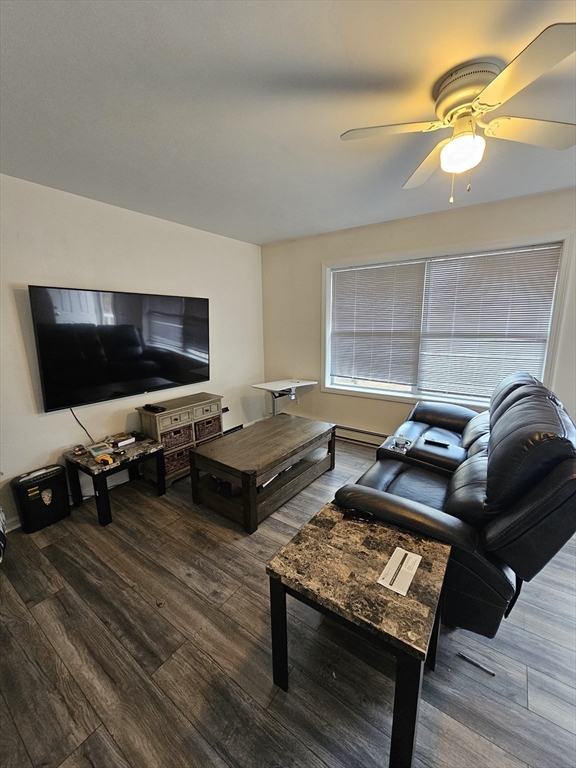 3 bed, 1 bath apartment for rent at 130 Norfolk St Unit 130, Worcester — photo 3 of 17
