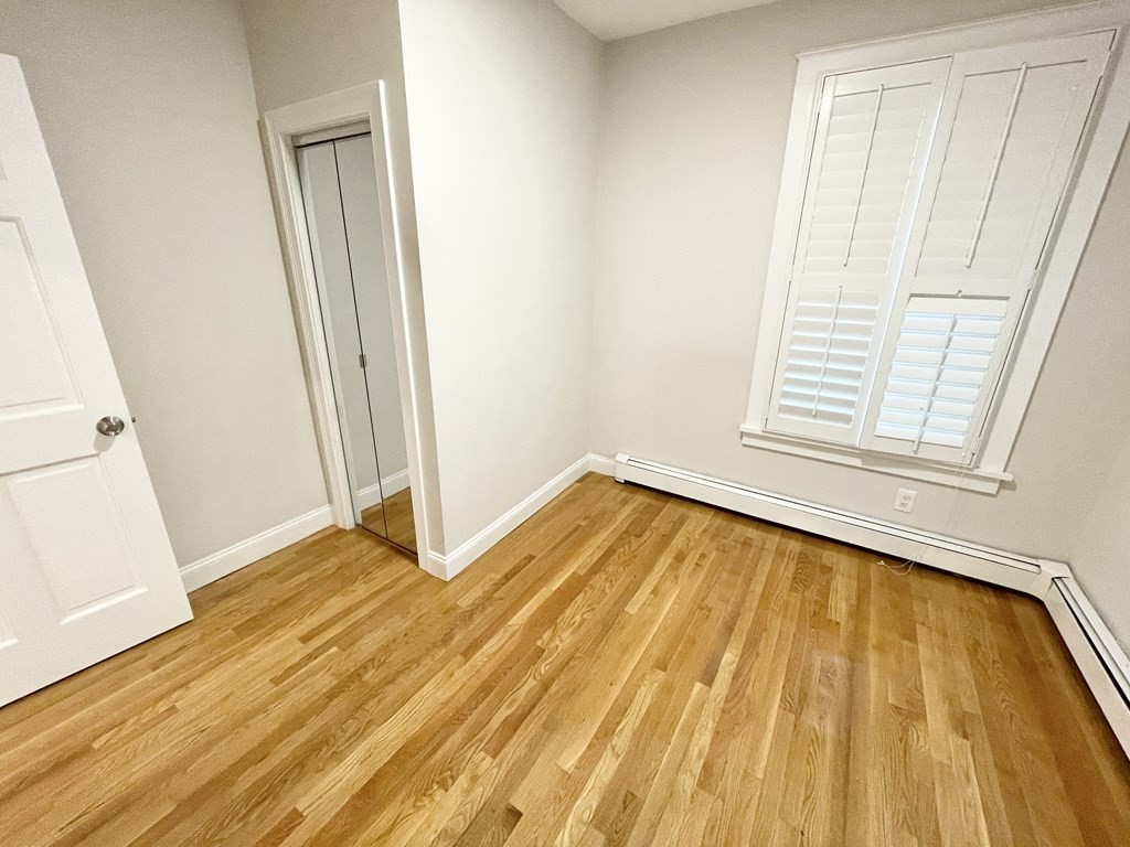 5 bed, 1 bath apartment for rent at 130 P Unit 1, Boston — photo 7 of 15