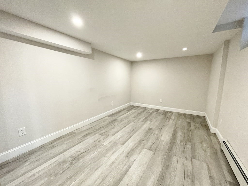 5 bed, 1 bath apartment for rent at 130 P Unit 1, Boston — photo 12 of 15