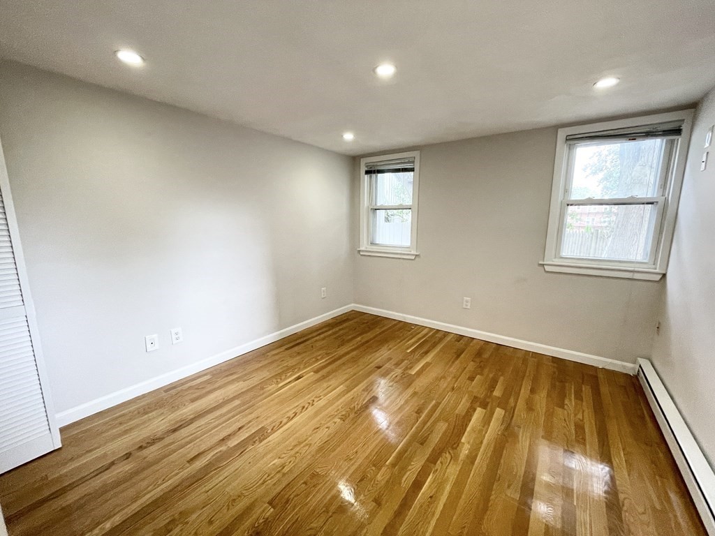 5 bed, 1 bath apartment for rent at 130 P Unit 1, Boston — photo 9 of 15