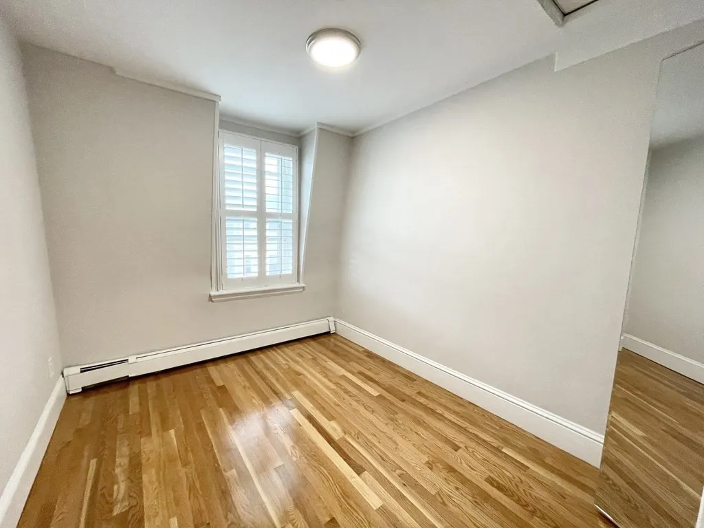 5 bed, 2 bath apartment for rent at 130 P Unit 2, Boston — photo 17 of 23
