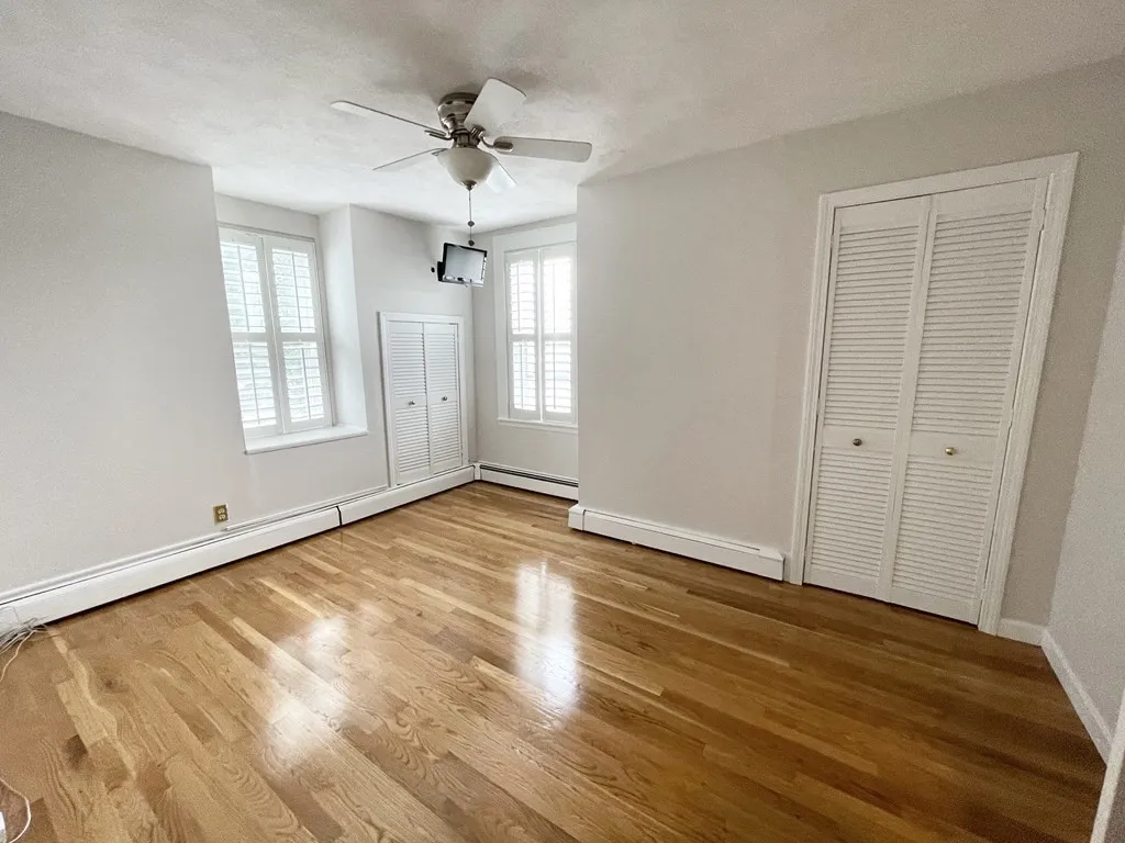 5 bed, 2 bath apartment for rent at 130 P Unit 2, Boston — photo 13 of 23
