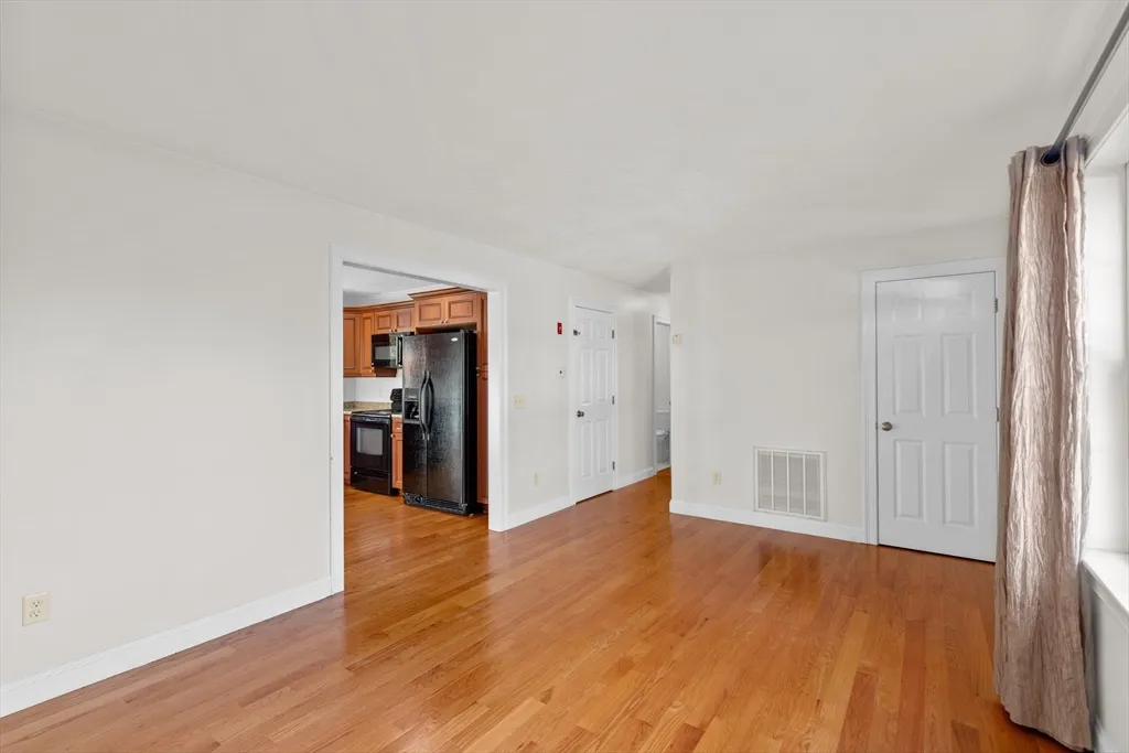 3 bed, 2 bath apartment for rent at 130-R Billington St, Plymouth — photo 12 of 24