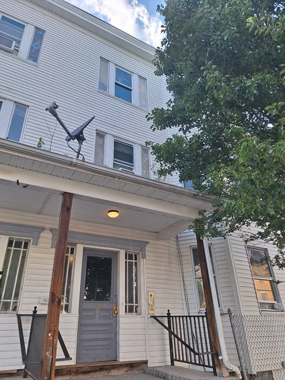 4 bed, 1 bath apartment for rent at 130 Shurtleff Unit 3, Chelsea