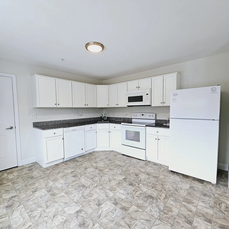 2 bed, 1 bath apartment for rent at 130 Spring St Unit 102, Mansfield — photo 2 of 21