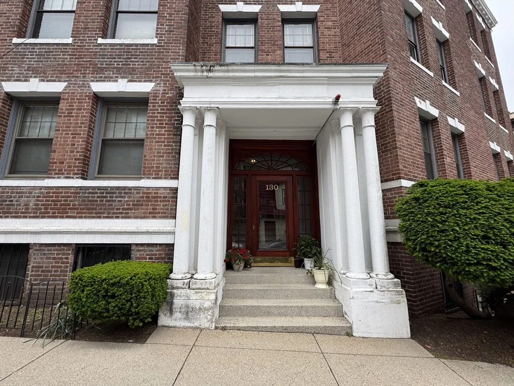 1 bed, 1 bath apartment for rent at 130 Sutherland Unit 4, Brighton — photo 9 of 9