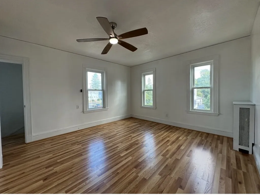 3 bed, 2 bath apartment for rent at 130 Taylor St Unit 130, Quincy — photo 10 of 14