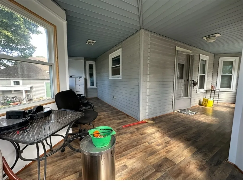 3 bed, 2 bath apartment for rent at 130 Taylor St Unit 130, Quincy — photo 3 of 14