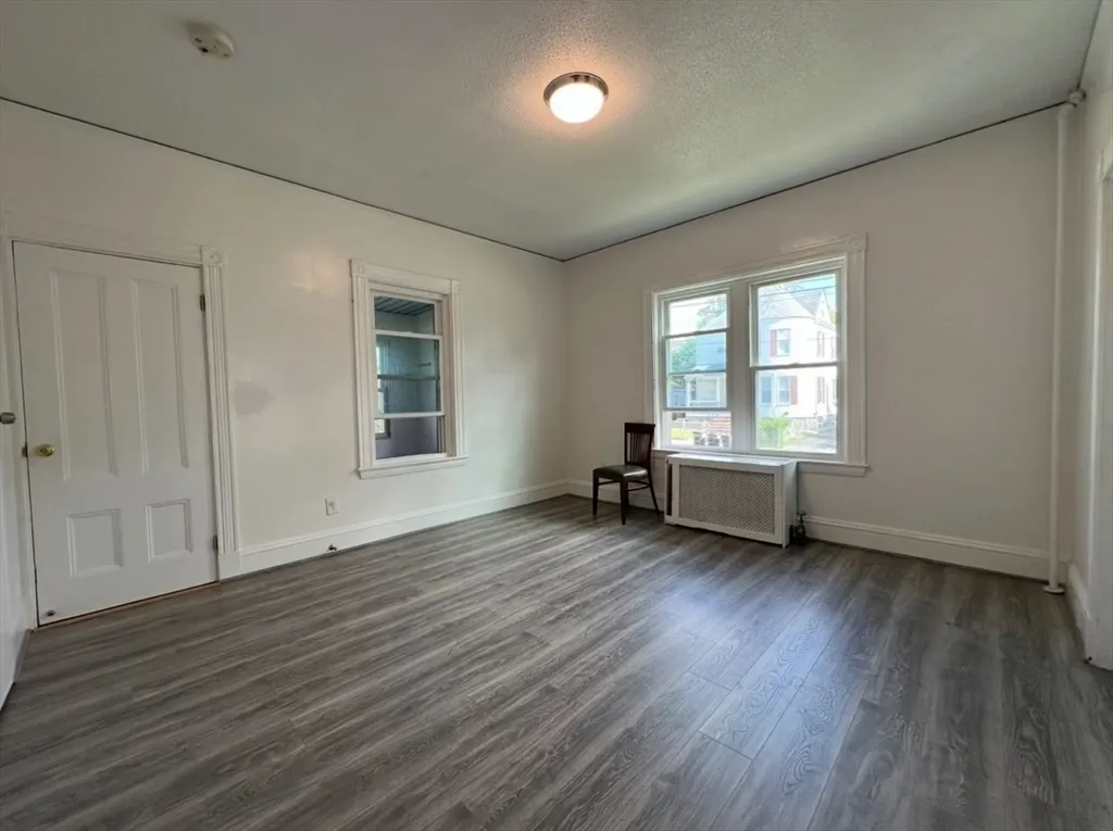 3 bed, 2 bath apartment for rent at 130 Taylor St Unit 130, Quincy — photo 9 of 14