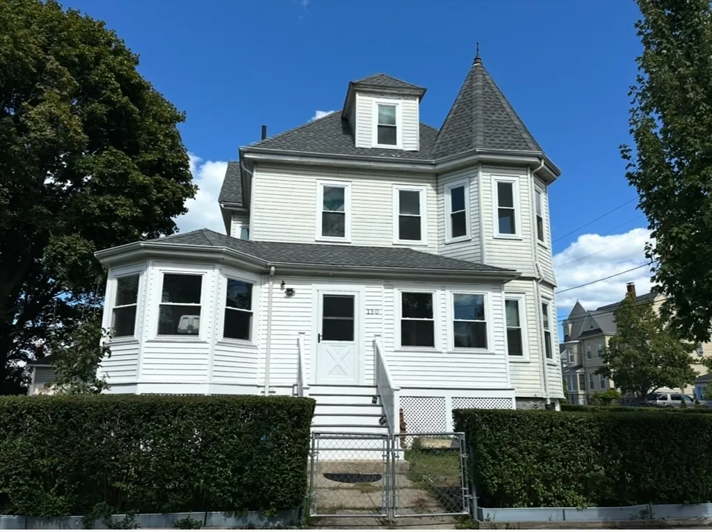 3 bed, 2 bath apartment for rent at 130 Taylor St Unit 130, Quincy