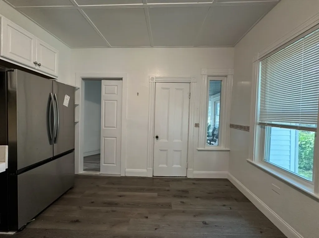 3 bed, 2 bath apartment for rent at 130 Taylor St Unit 130, Quincy — photo 4 of 14