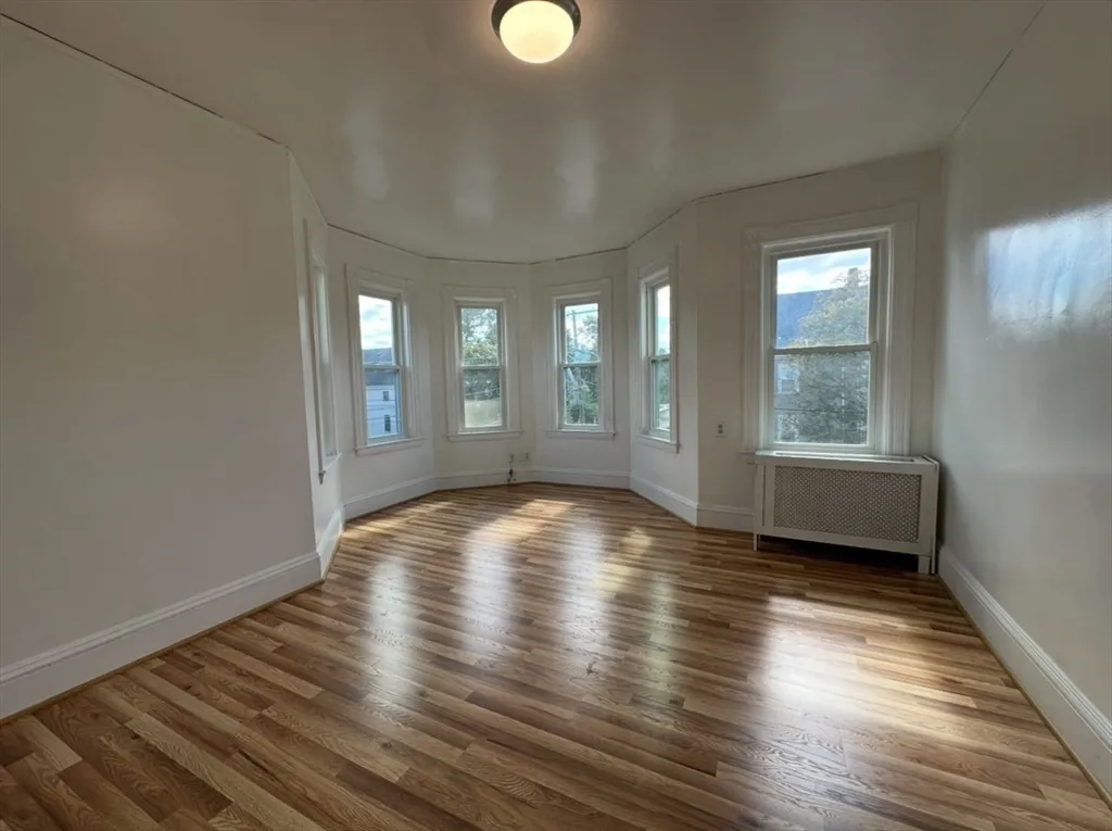 3 bed, 2 bath apartment for rent at 130 Taylor St Unit 130, Quincy — photo 12 of 14