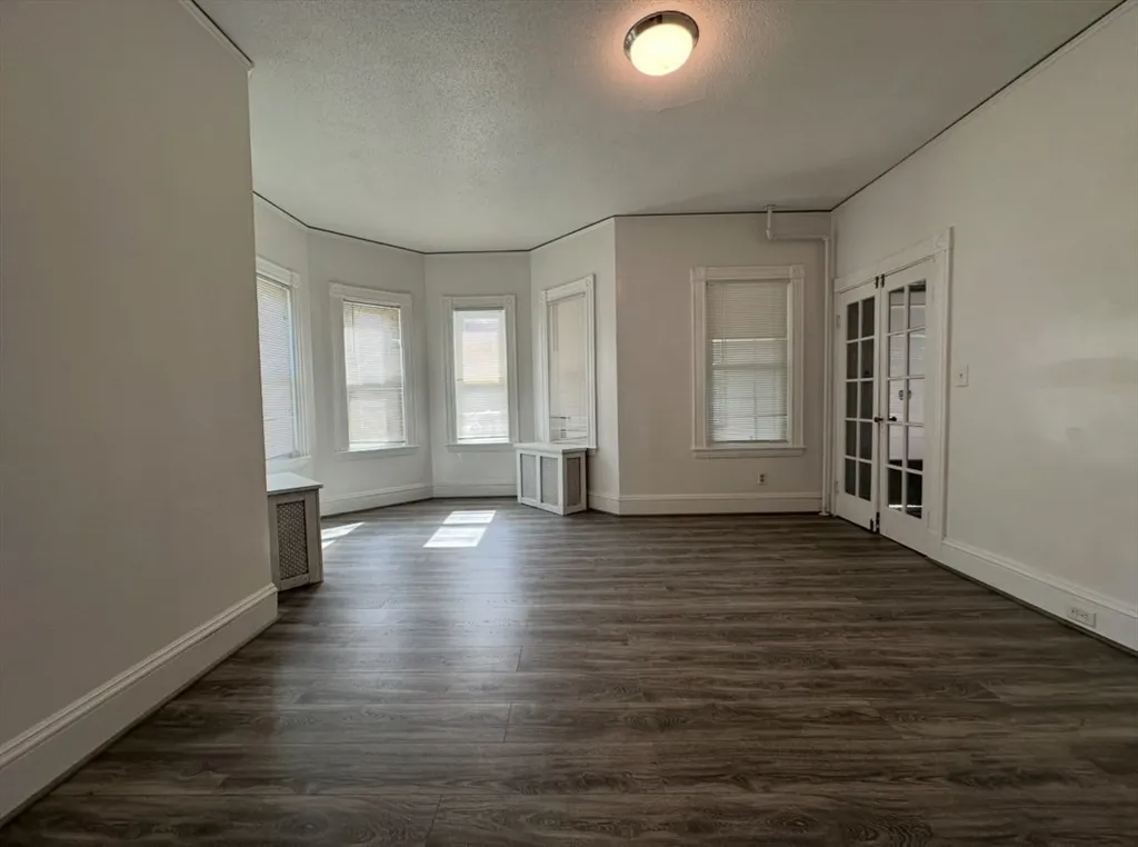 3 bed, 2 bath apartment for rent at 130 Taylor St Unit 130, Quincy — photo 11 of 14