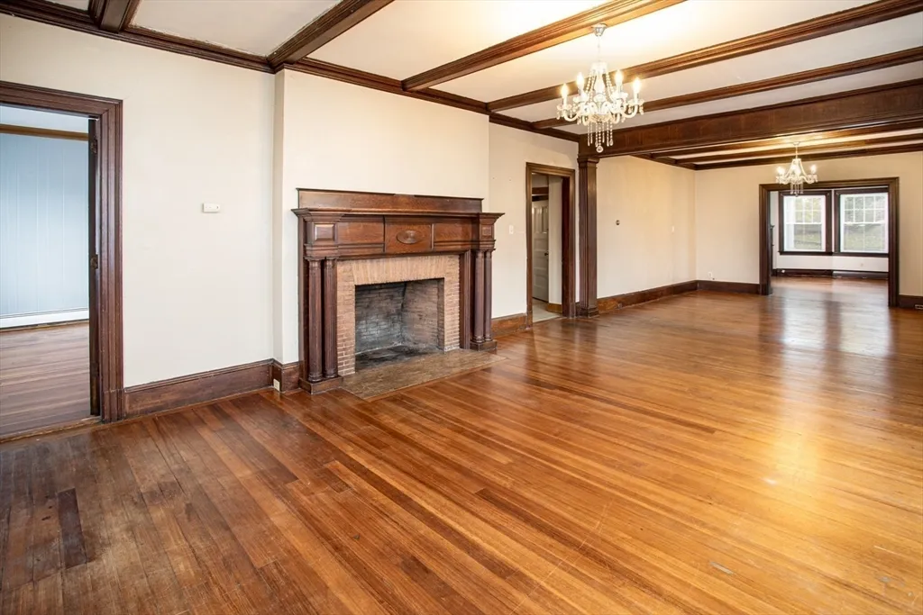 2 bed, 1 bath apartment for rent at 130 Underwood St Unit 1, Fall River — photo 5 of 23