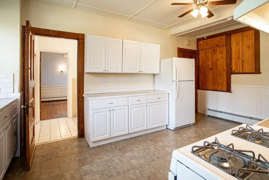 2 bed, 1 bath apartment for rent at 130 Underwood St Unit 1, Fall River — photo 11 of 23