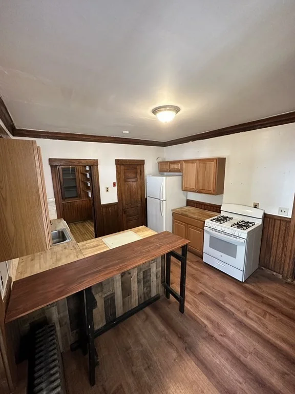 4 bed, 1 bath apartment for rent at 130 Vernon St Unit 1, Worcester — photo 2 of 20