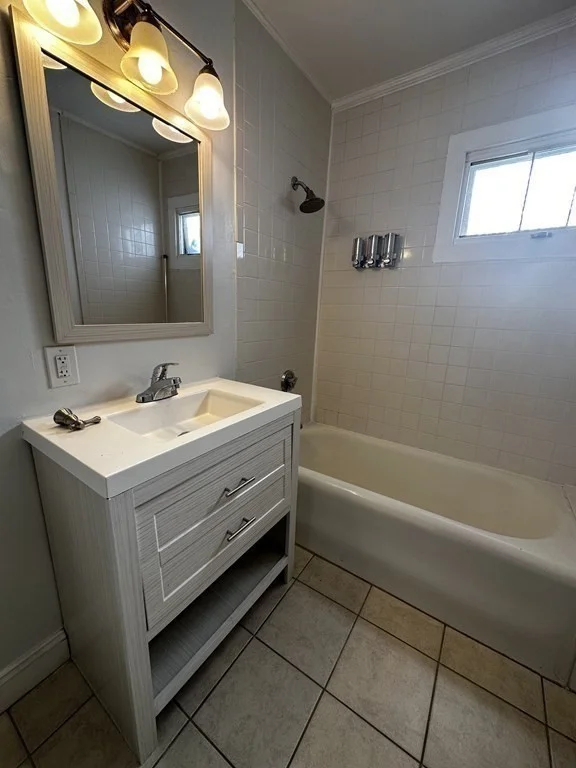 3 bed, 1 bath apartment for rent at 130 Walker Rd Unit 2, Swampscott — photo 16 of 28