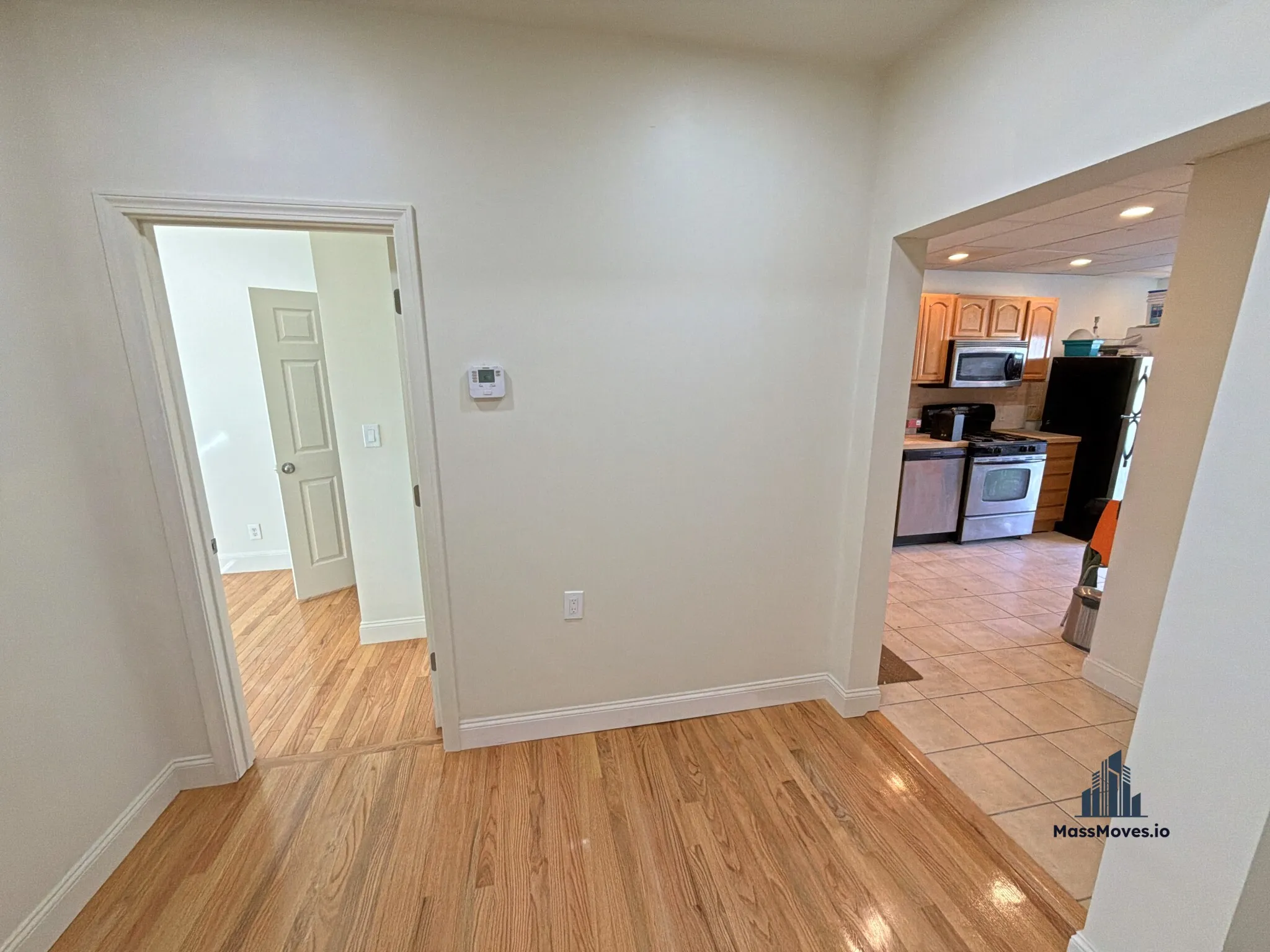 3 bed, 1 bath apartment for rent at 130 8th St Unit 3, South Boston — photo 3 of 33