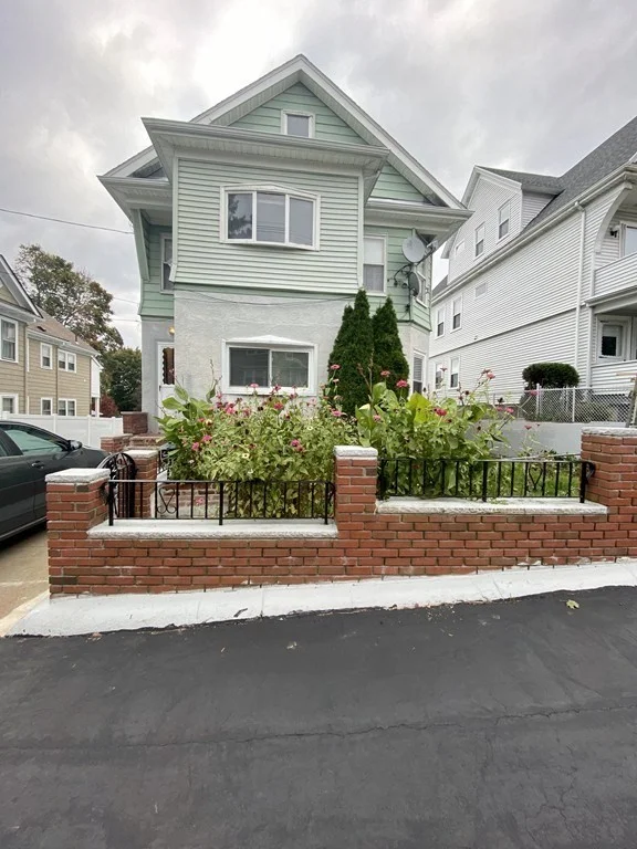 2 bed, 1 bath apartment for rent at 130 White St Unit 1, Waverley