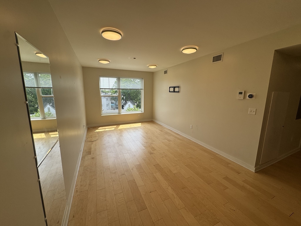 2 bed, 1 bath apartment for rent at 1301 Blue Hill Ave Unit 401, Mattapan — photo 4 of 16