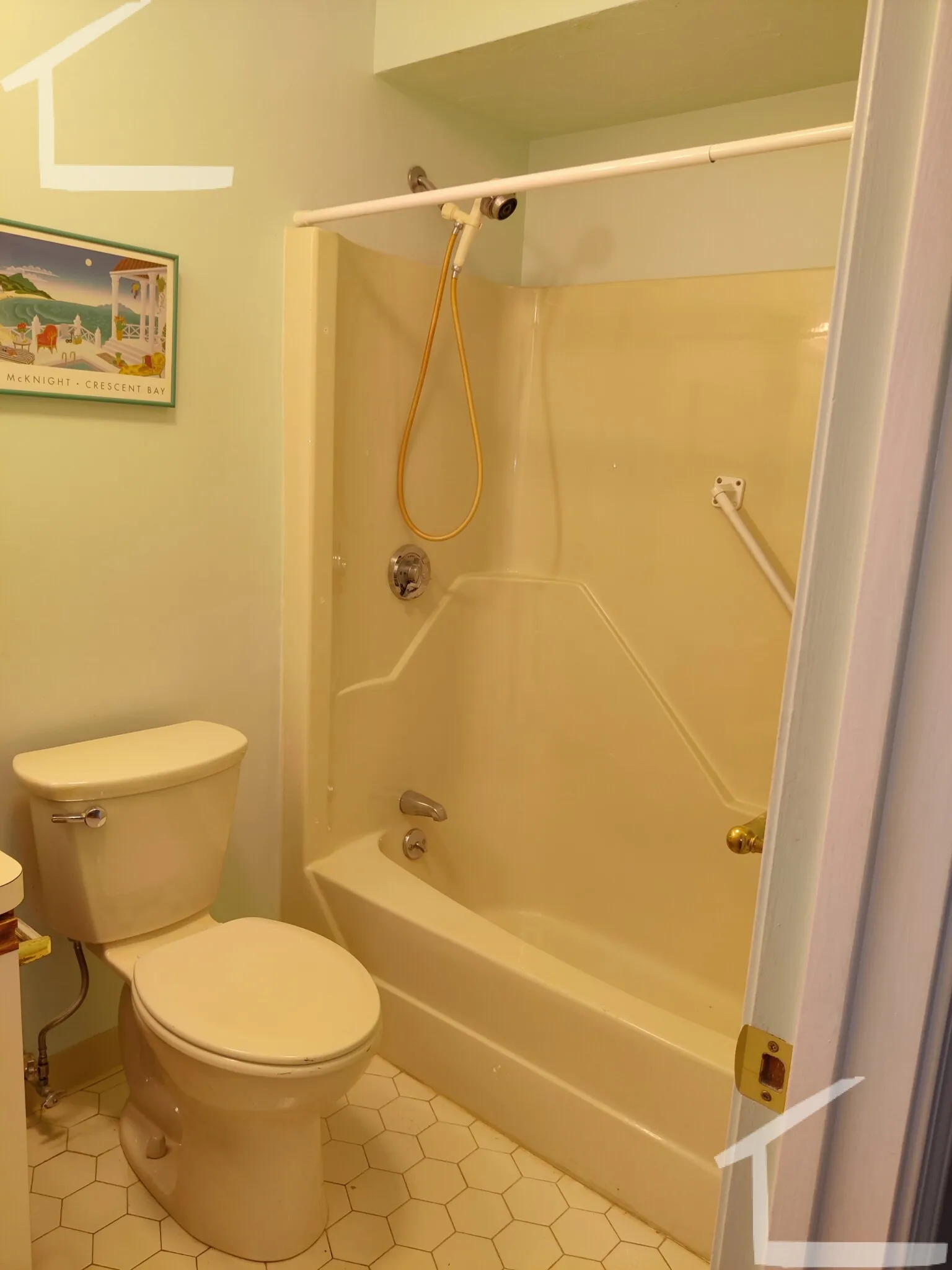 2.5 bed, 2.5 bath apartment for rent at 1301 Lagrange St Unit 1301, West Roxbury — photo 8 of 26