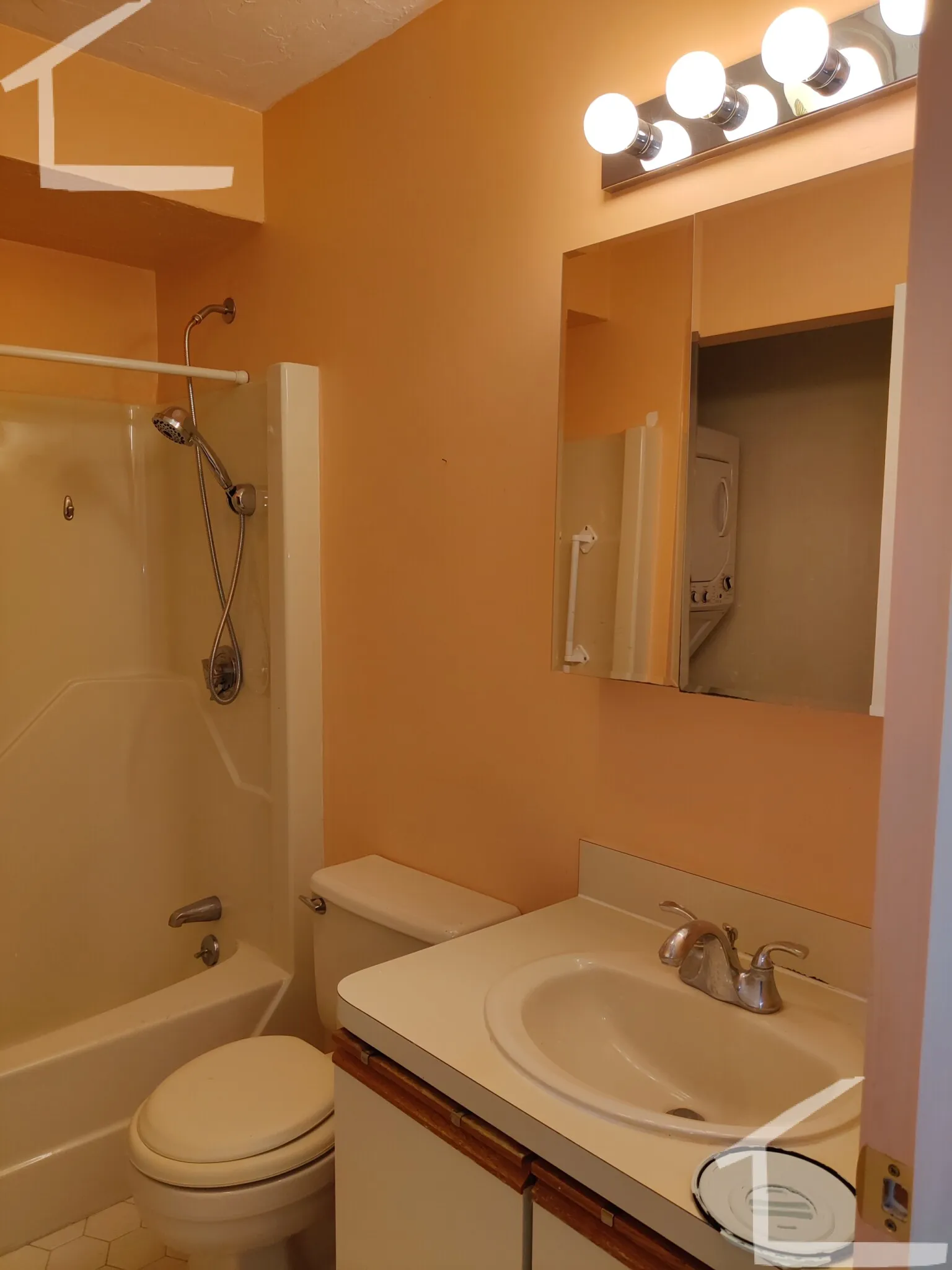 2.5 bed, 2.5 bath apartment for rent at 1301 Lagrange St Unit 1301, West Roxbury — photo 16 of 26