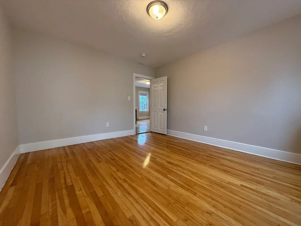 3 bed, 1 bath apartment for rent at 1301 Main St Unit 2, Worcester — photo 2 of 15