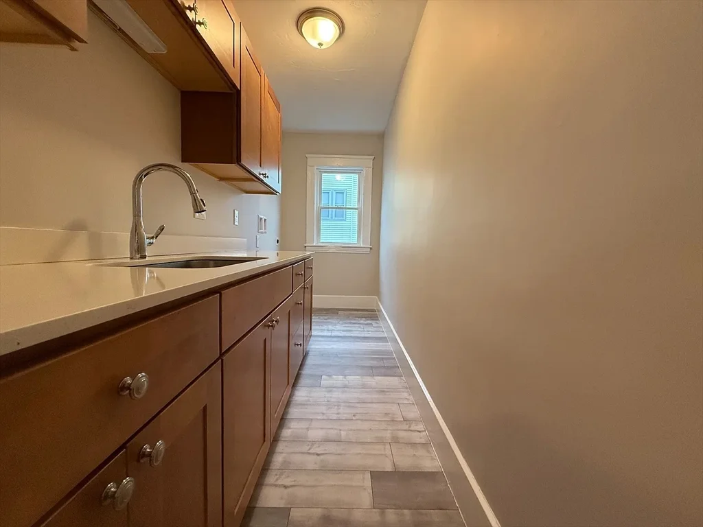 3 bed, 1 bath apartment for rent at 1301 Main St Unit 2, Worcester — photo 3 of 15