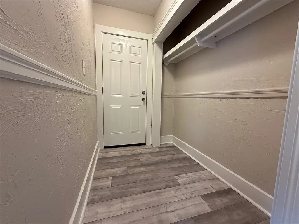 3 bed, 1 bath apartment for rent at 1301 Main St Unit 2, Worcester — photo 5 of 15