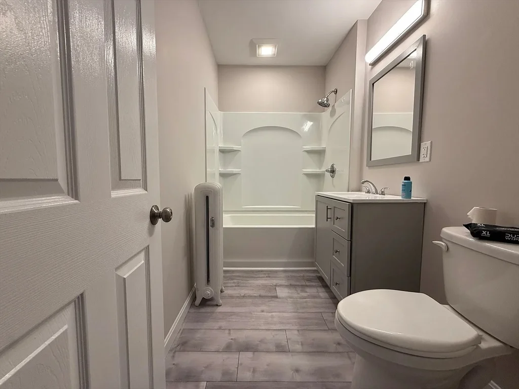 3 bed, 1 bath apartment for rent at 1301 Main St Unit 2, Worcester — photo 15 of 15