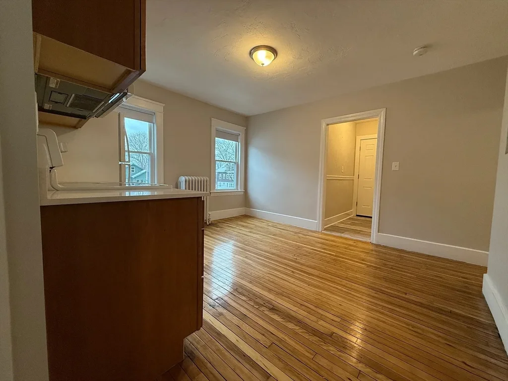 3 bed, 1 bath apartment for rent at 1301 Main St Unit 2, Worcester — photo 8 of 15
