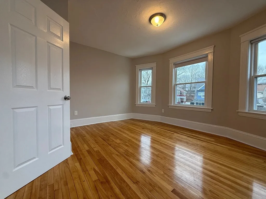 3 bed, 1 bath apartment for rent at 1301 Main St Unit 2, Worcester — photo 9 of 15