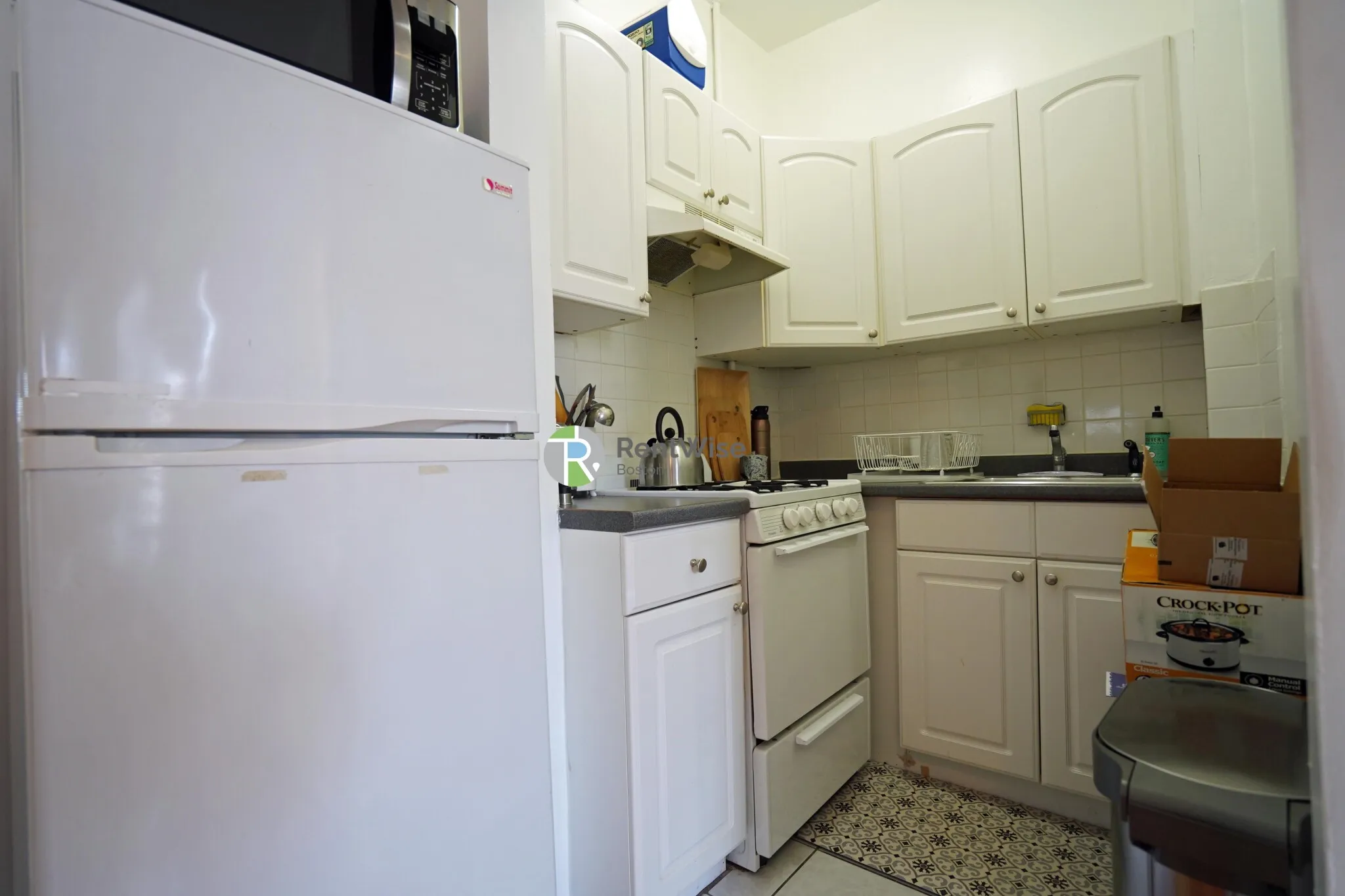 Studio bed, 1 bath apartment for rent at 1302 Commonwealth Ave Unit 13028, Allston — photo 8 of 11
