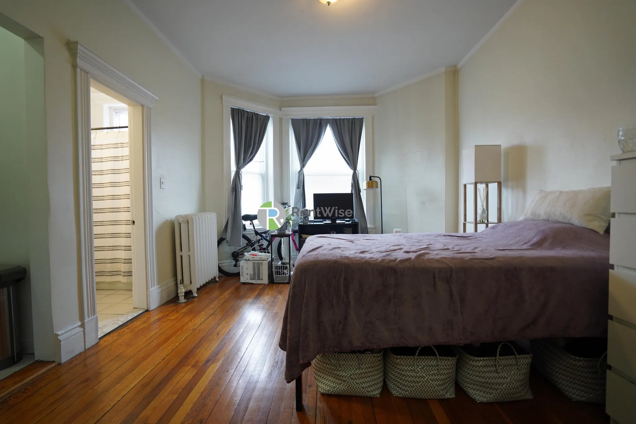 Studio bed, 1 bath apartment for rent at 1302 Commonwealth Ave Unit 13028, Allston — photo 2 of 11