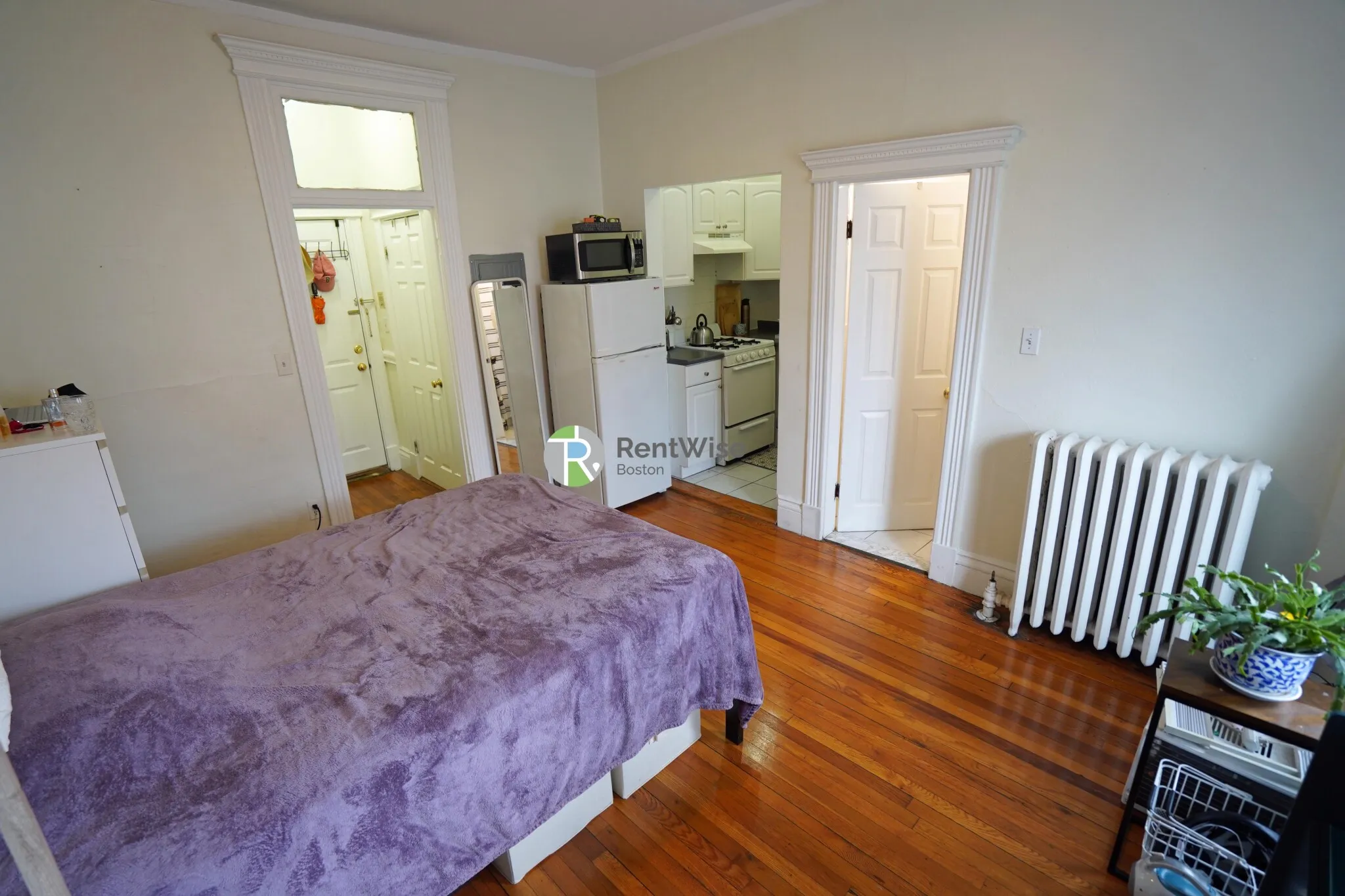 Studio bed, 1 bath apartment for rent at 1302 Commonwealth Ave Unit 13028, Allston — photo 1 of 11