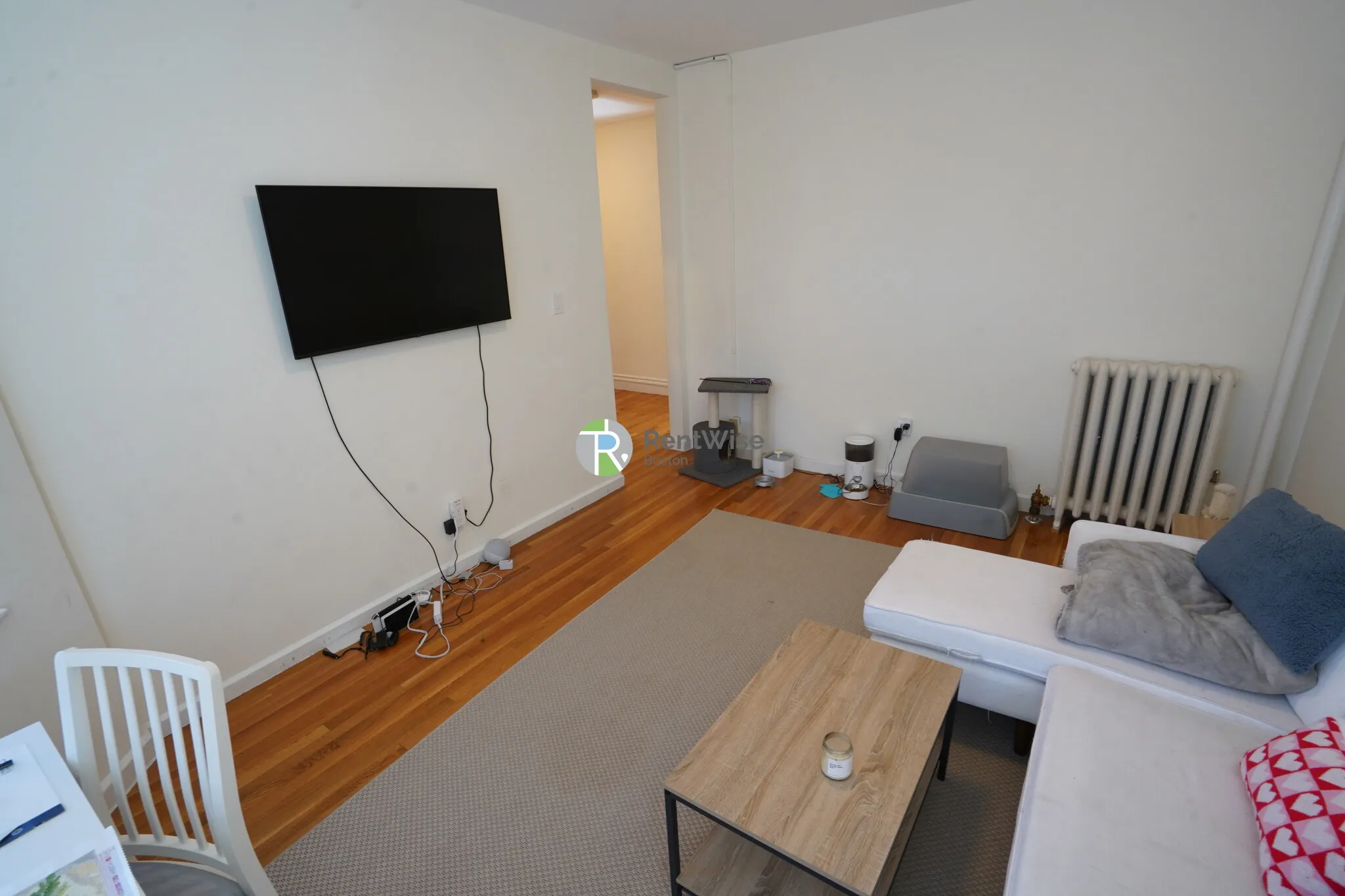 2 bed, 1 bath apartment for rent at 1302 Commonwealth Ave Unit 22, Allston — photo 3 of 35