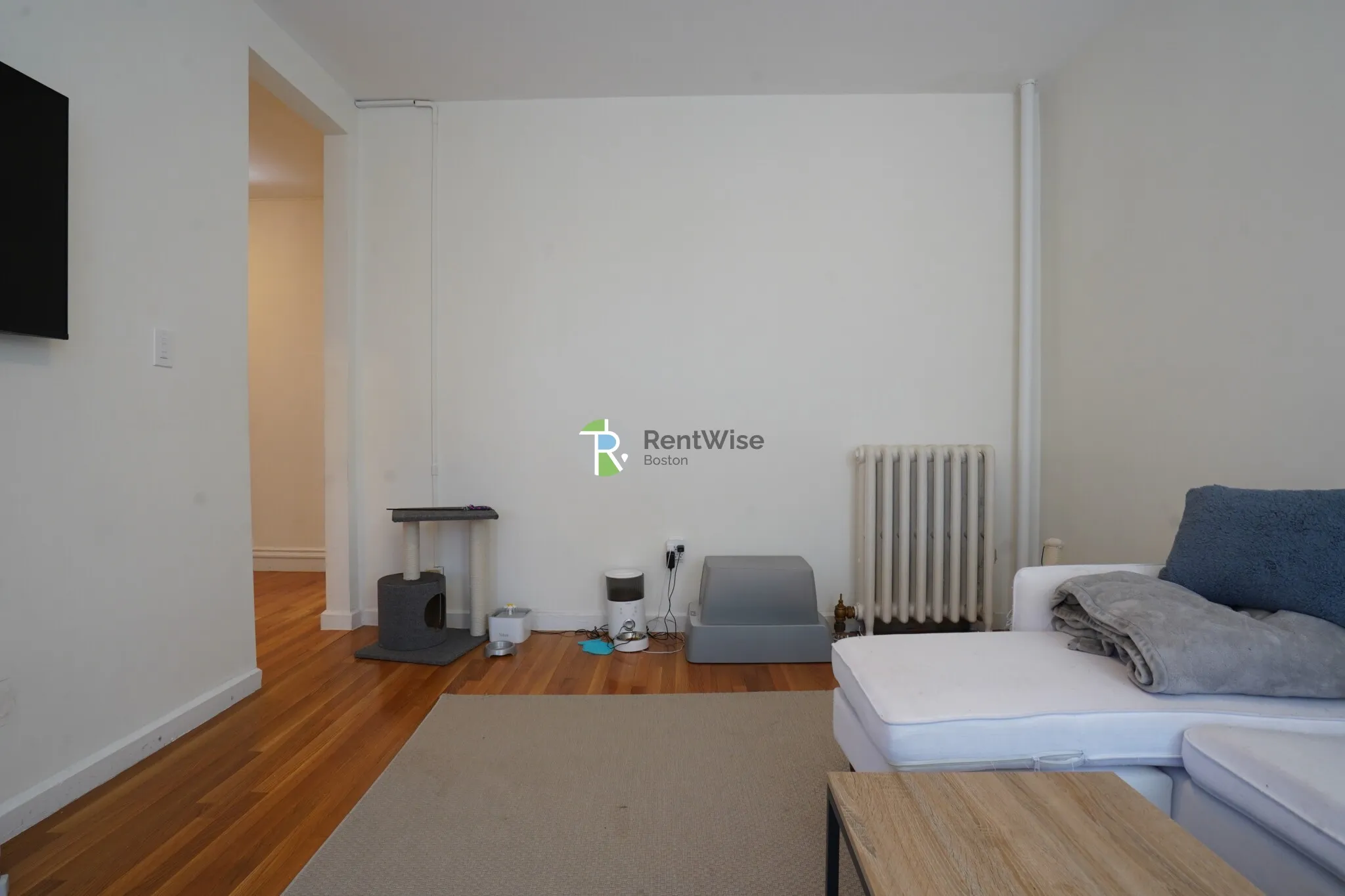 2 bed, 1 bath apartment for rent at 1302 Commonwealth Ave Unit 22, Allston — photo 2 of 35