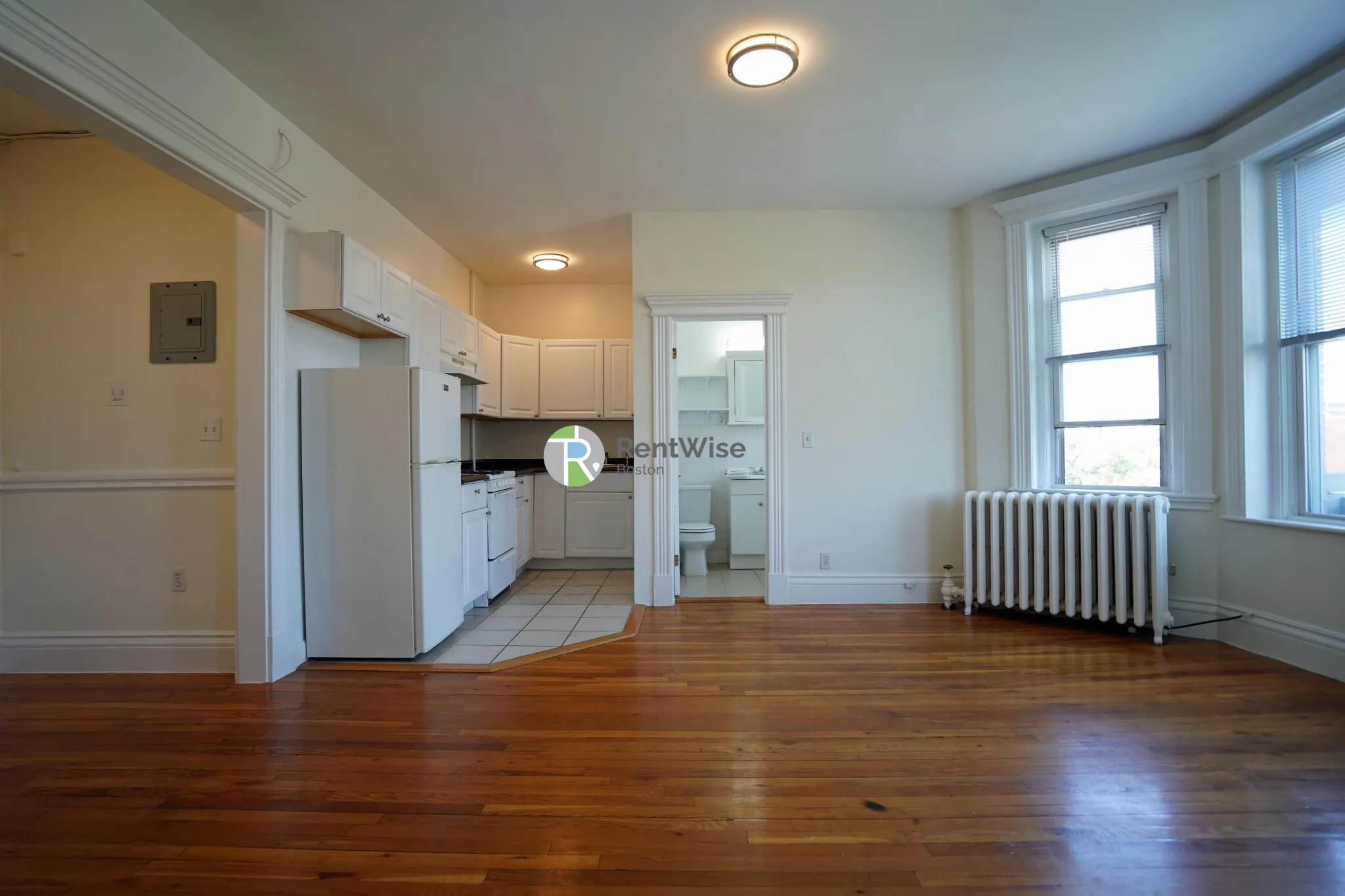Studio bed, 1 bath apartment for rent at 1302 Commonwealth Ave Unit 32, Allston — photo 4 of 22