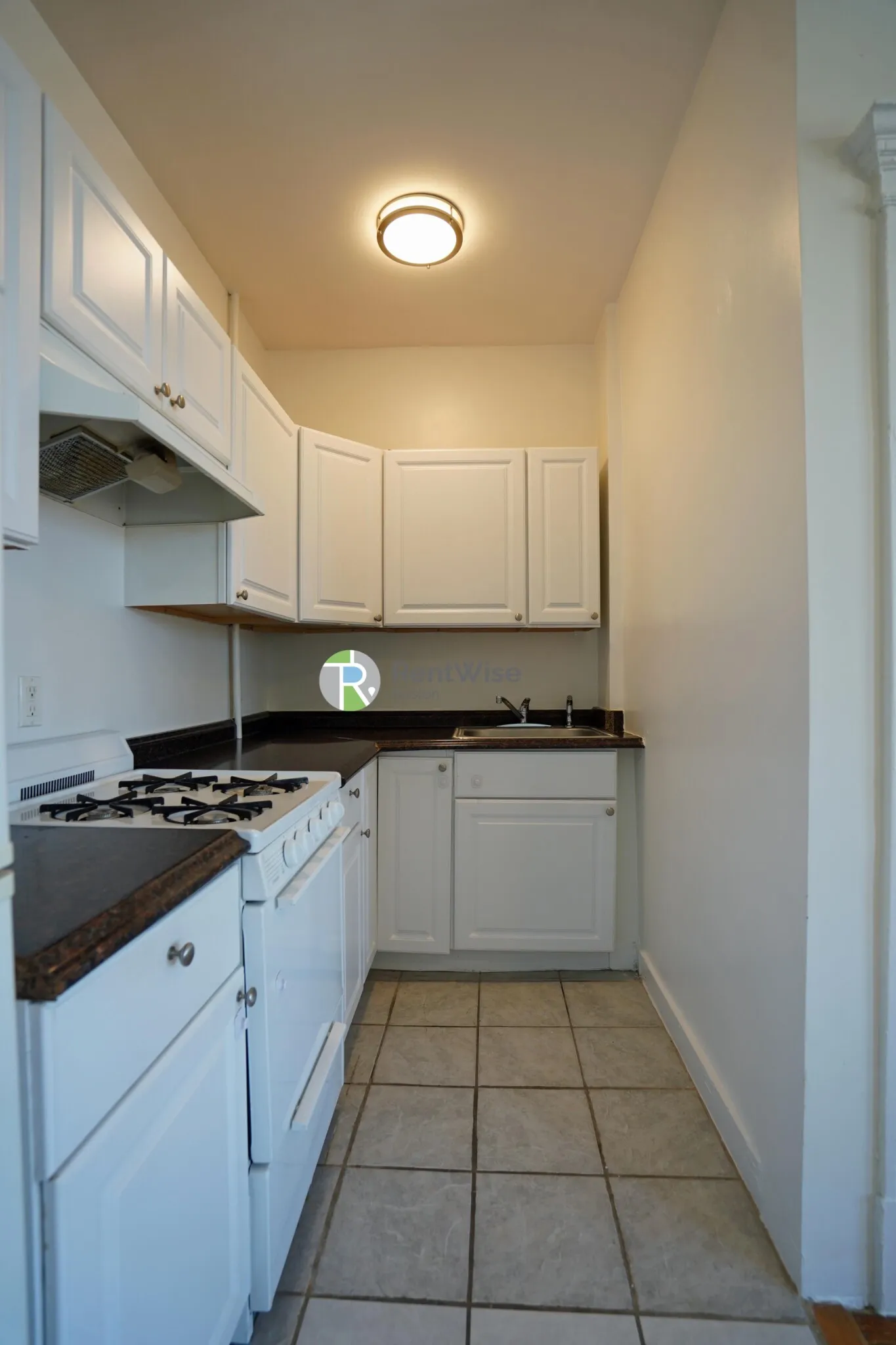 Studio bed, 1 bath apartment for rent at 1302 Commonwealth Ave Unit 32, Allston — photo 8 of 22
