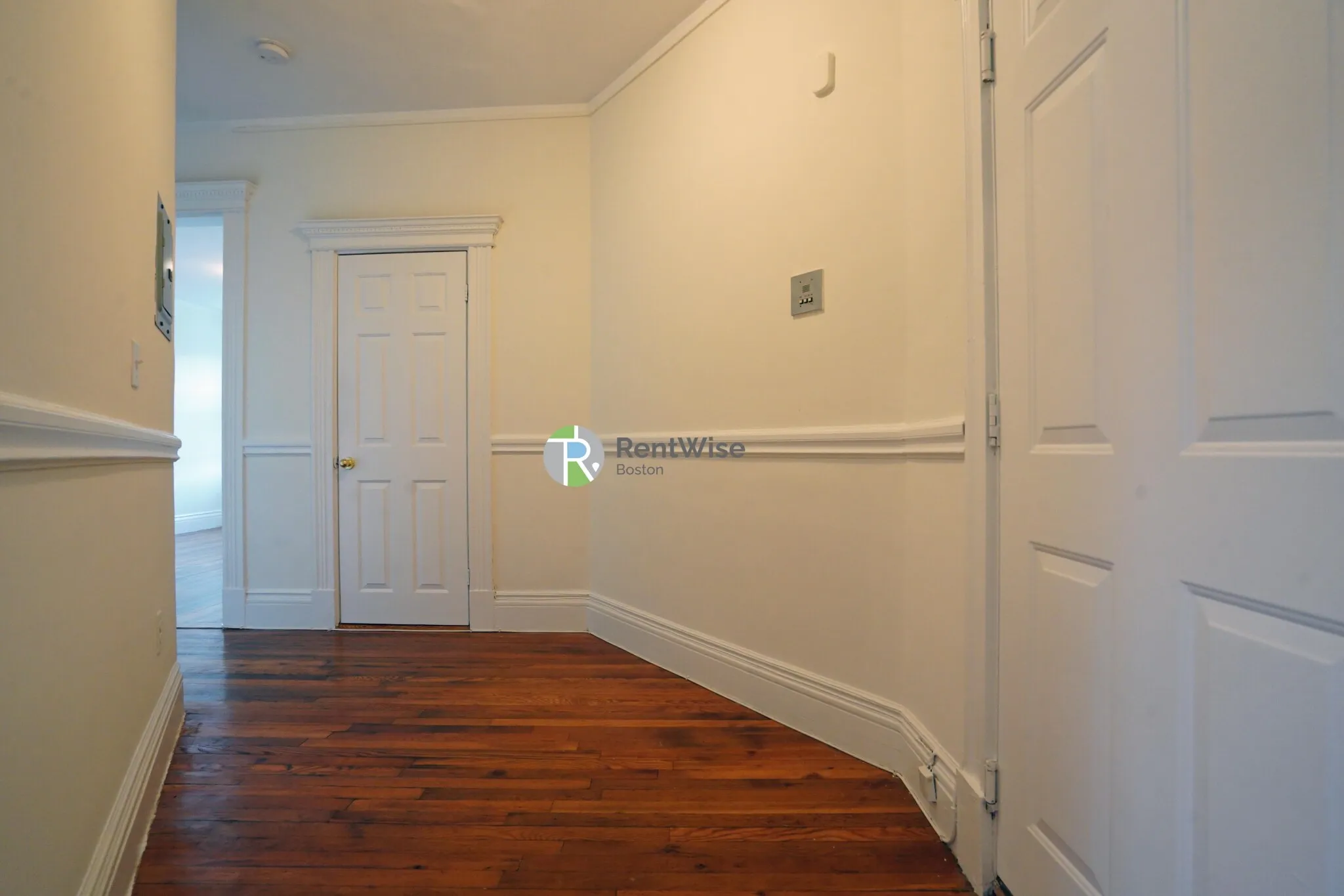 1 bed, 1 bath apartment for rent at 1302 Commonwealth Ave Unit 35, Allston — photo 5 of 17