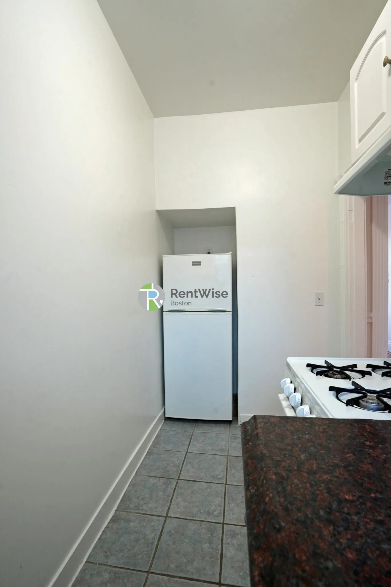 1 bed, 1 bath apartment for rent at 1302 Commonwealth Ave Unit 35, Allston — photo 8 of 17