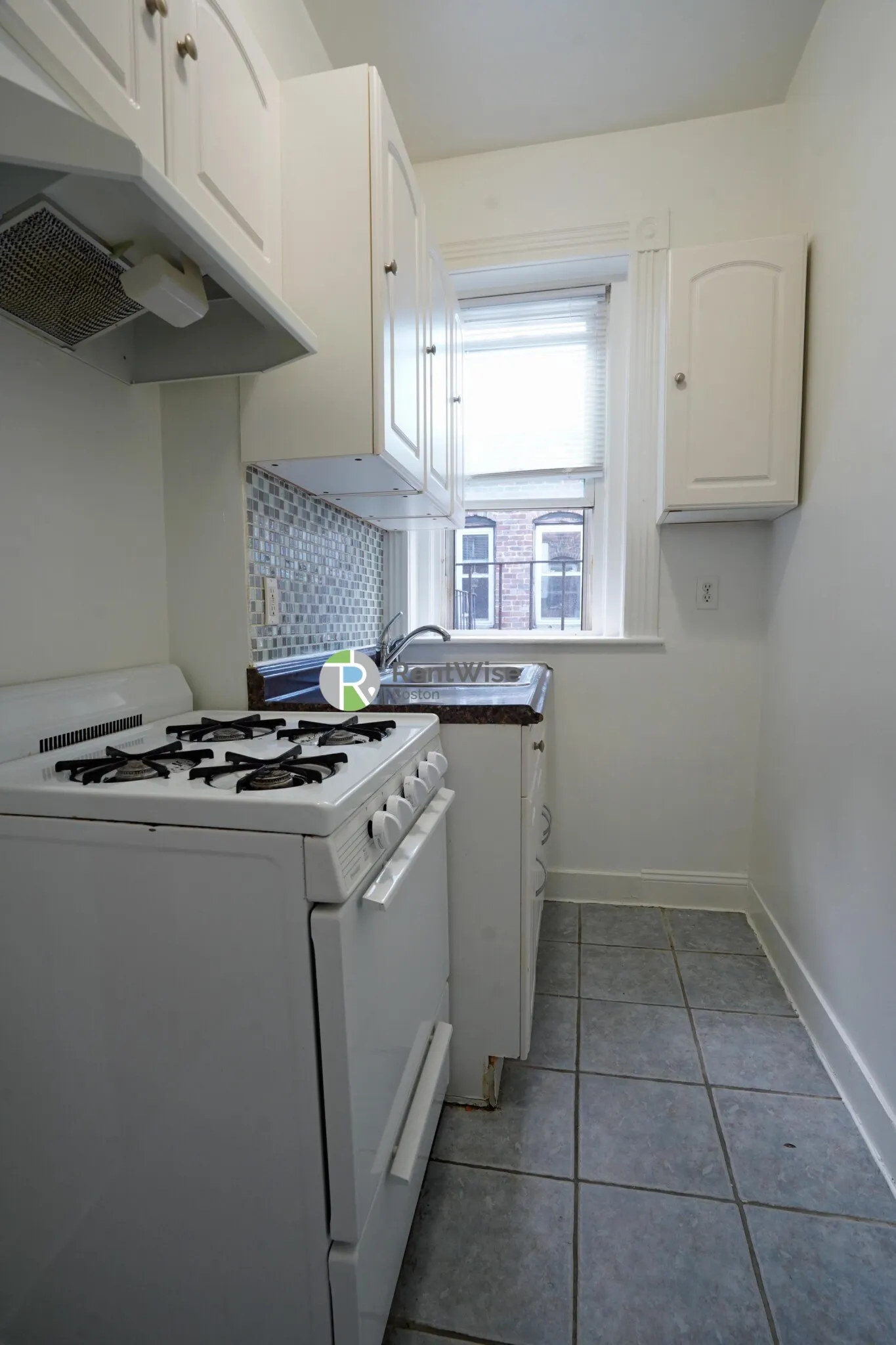 1 bed, 1 bath apartment for rent at 1302 Commonwealth Ave Unit 35, Allston — photo 7 of 17