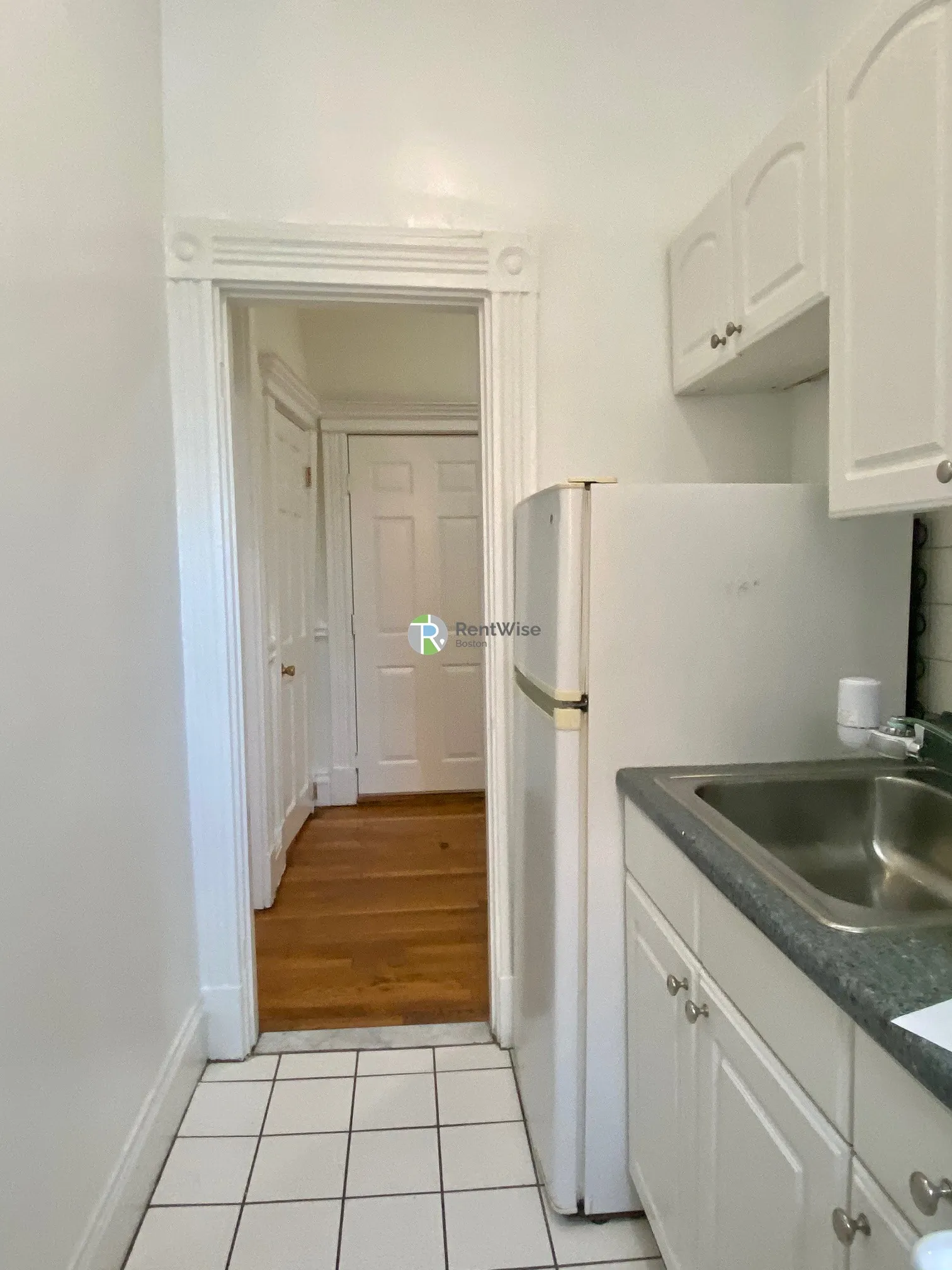 2 bed, 1 bath apartment for rent at 1302 Commonwealth Ave Unit 6, Allston — photo 6 of 32