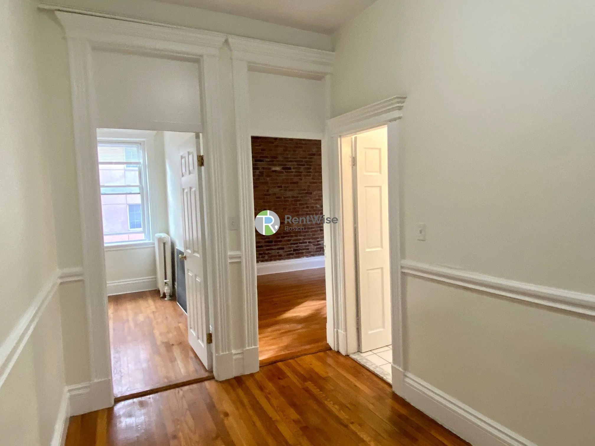 2 bed, 1 bath apartment for rent at 1302 Commonwealth Ave Unit 6, Allston — photo 3 of 32