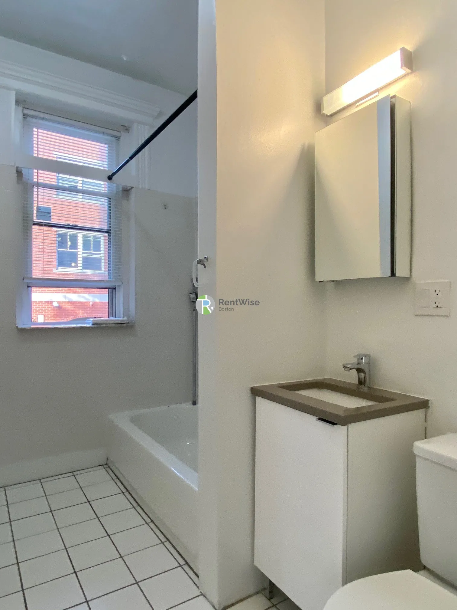 2 bed, 1 bath apartment for rent at 1302 Commonwealth Ave Unit 6, Allston — photo 14 of 32