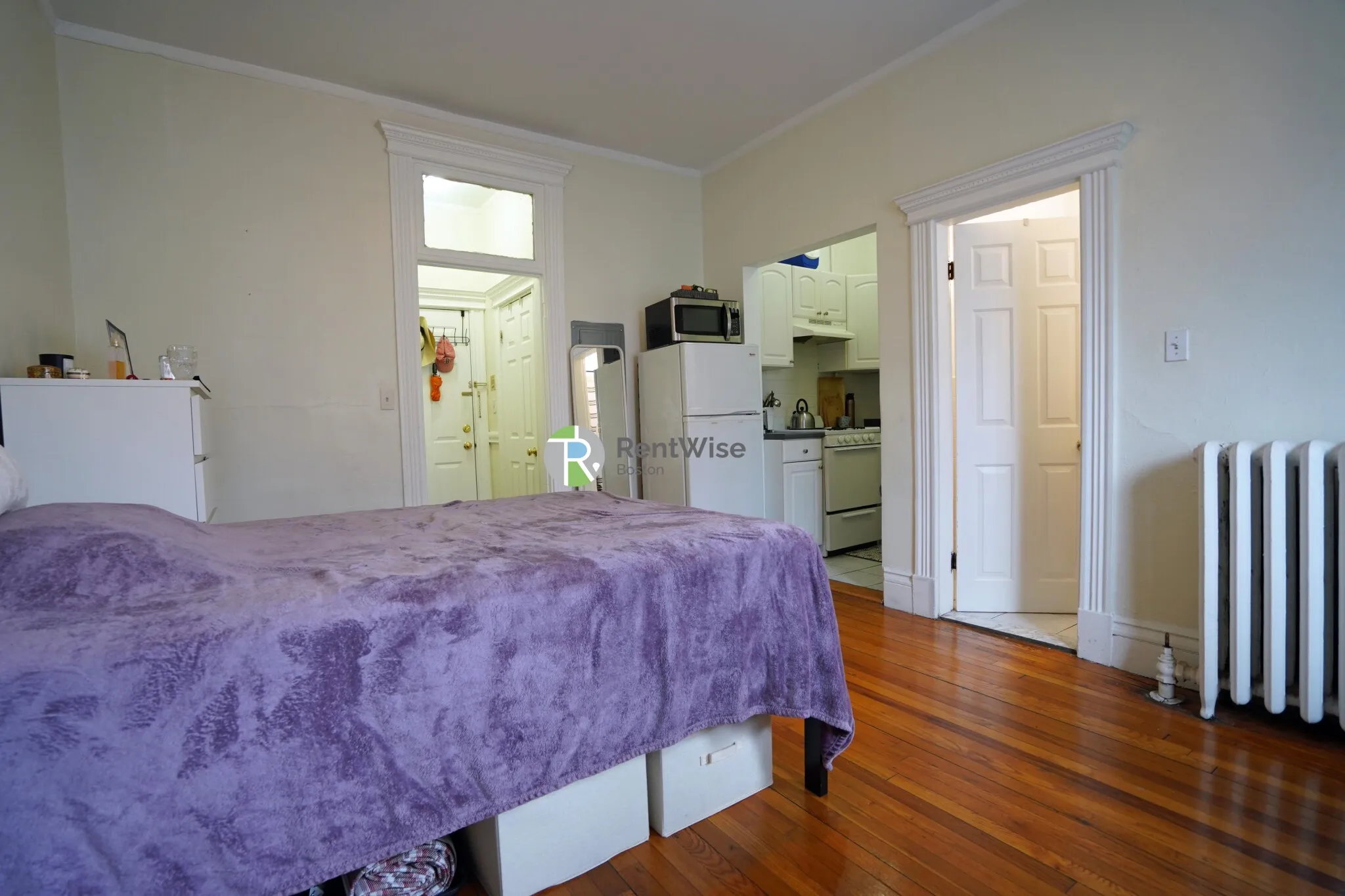 Studio bed, 1 bath apartment for rent at 1302 Commonwealth Ave Unit 8, Allston — photo 4 of 11