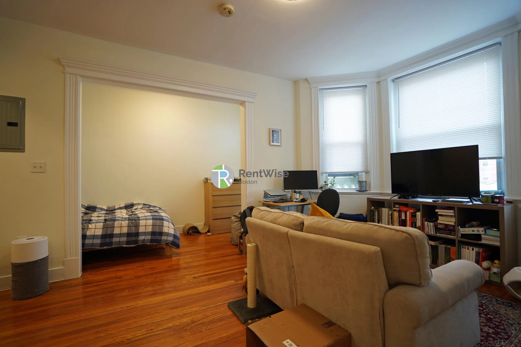 Studio bed, 1 bath apartment for rent at 1302 Commonwealth Ave Unit 9, Allston — photo 1 of 27