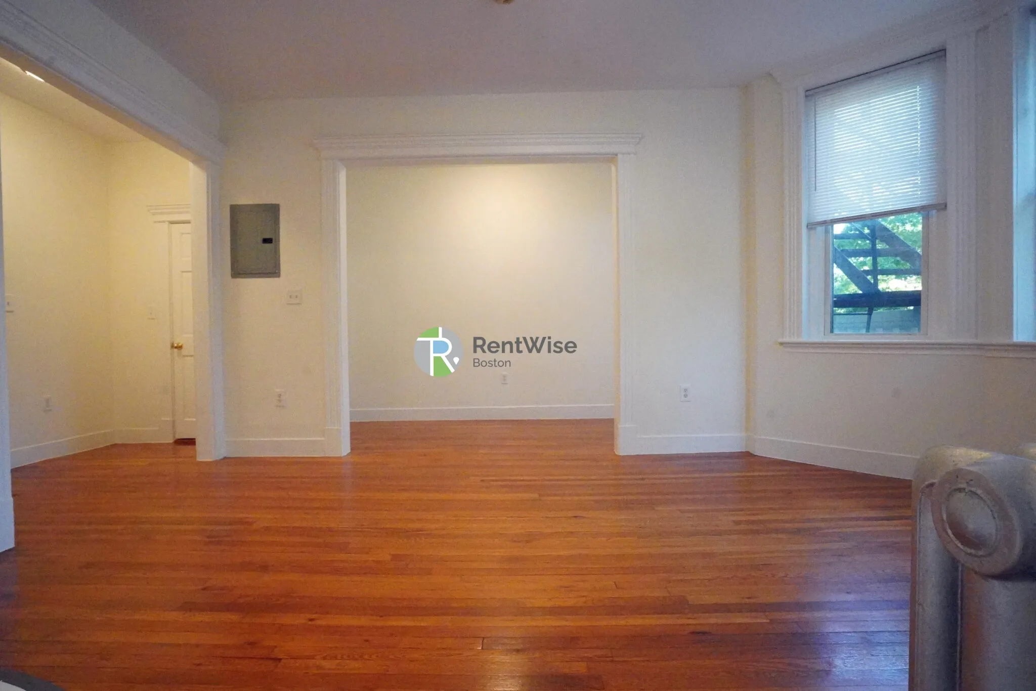 Studio bed, 1 bath apartment for rent at 1302 Commonwealth Ave Unit 9, Allston — photo 3 of 27