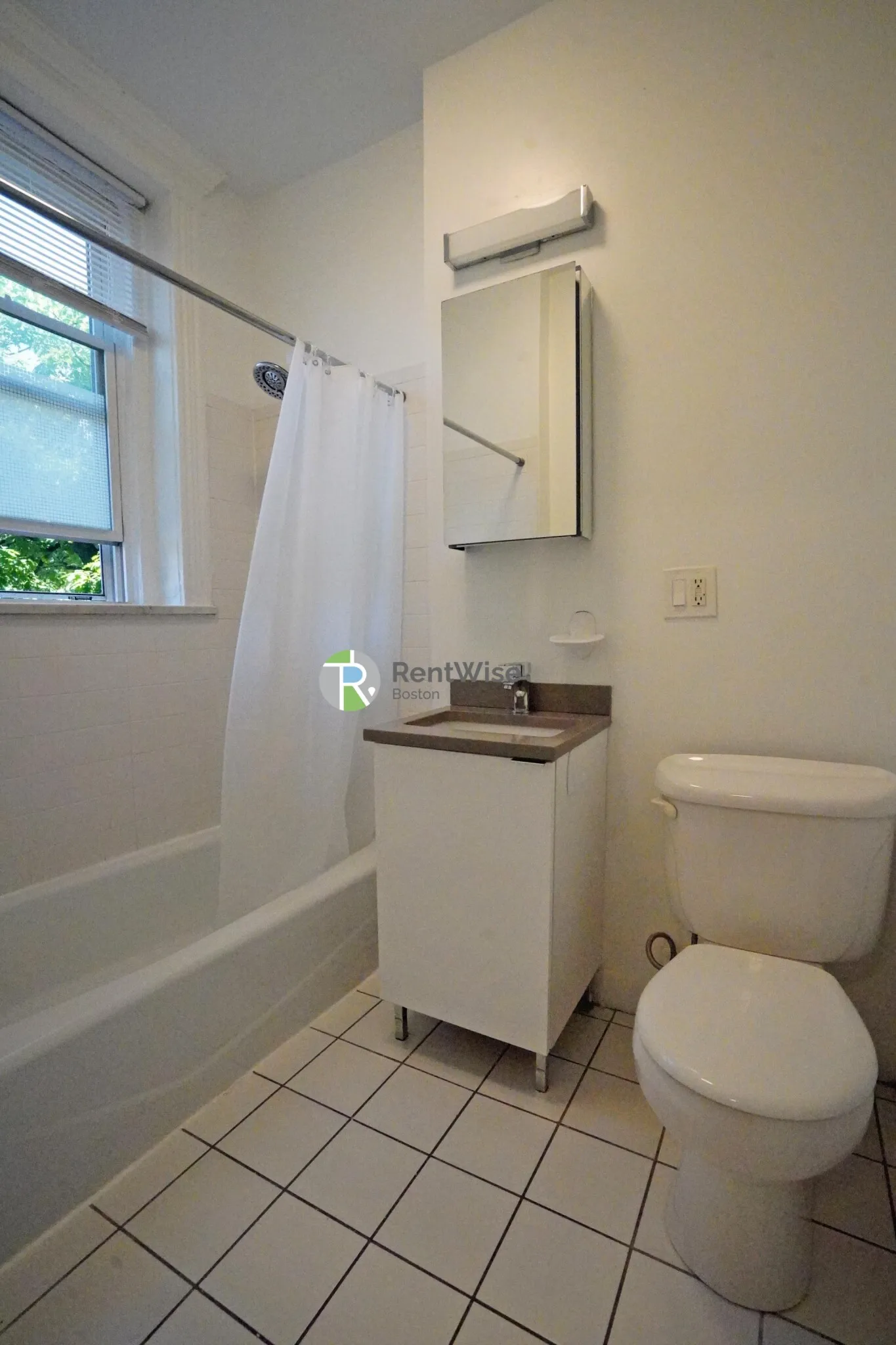 Studio bed, 1 bath apartment for rent at 1302 Commonwealth Ave Unit 9, Allston — photo 13 of 27